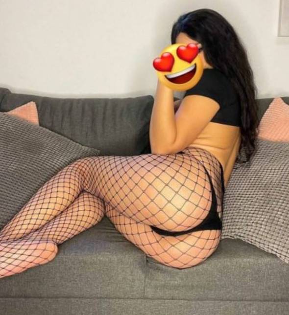Kayaşehir Escort Bayan Mineyle Hayatınıza Renk Katacak Zevkler